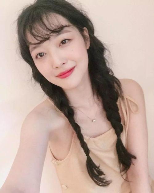 娱乐圈吃瓜爆料雪莉,雪莉事件引发热议,吃瓜群众纷纷围观 第2张 娱乐圈吃瓜爆料雪莉,雪莉事件引发热议,吃瓜群众纷纷围观 第2张