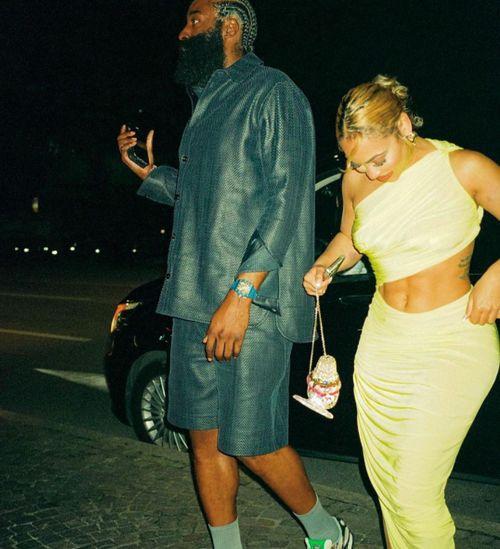 内马尔女友爆料新闻视频,揭秘球王感情生活细节  第3张