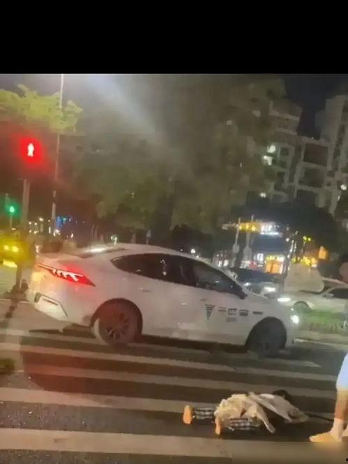 深圳最新爆料相撞,惊心动魄的街头相撞事件！