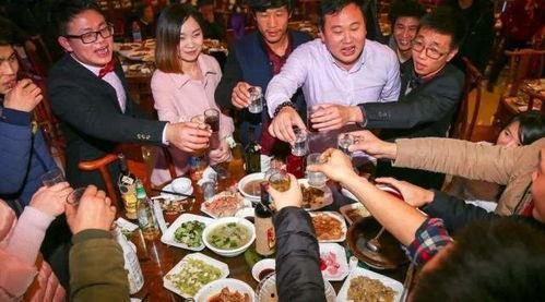 长春爆料喝酒视频,一幕幕真实饮酒场景曝光  第3张