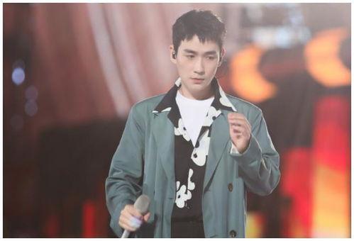 王一博看秀爆料视频,独家爆料带你领略时尚风采  第2张