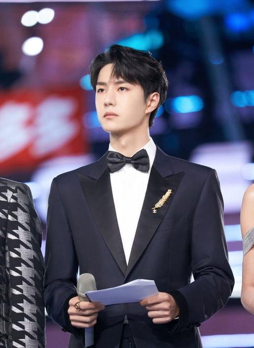 王一博看秀爆料视频,独家爆料带你领略时尚风采  第3张