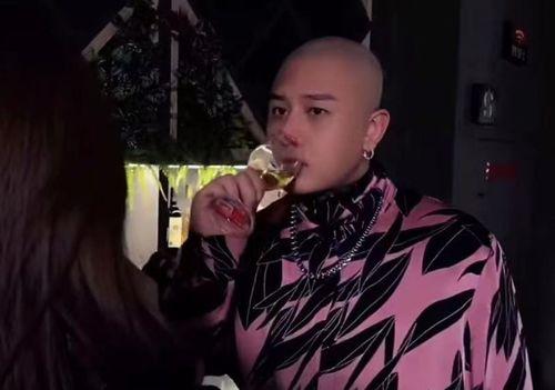 网红爆料老方丈视频播放,老方丈视频播放背后的真相  第3张