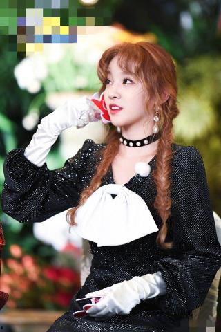 宋雨琦爆料舞台唱歌视频